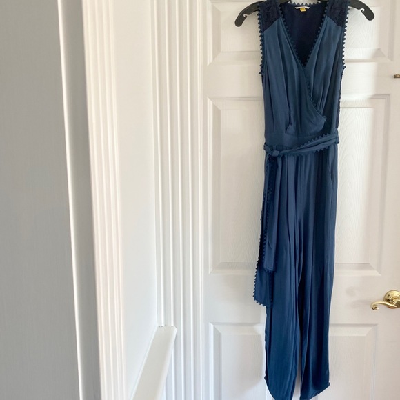 Leifsdottir Lace Back Jumpsuit - Picture 12 of 12